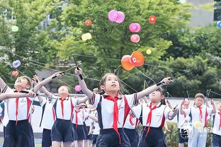 可爱小姐姐❤️日本偶像五百城茉央为神户胜利船开球